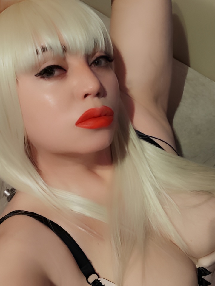 Фрида привлекальеная девушка из Хрустального цена от 2500 руб