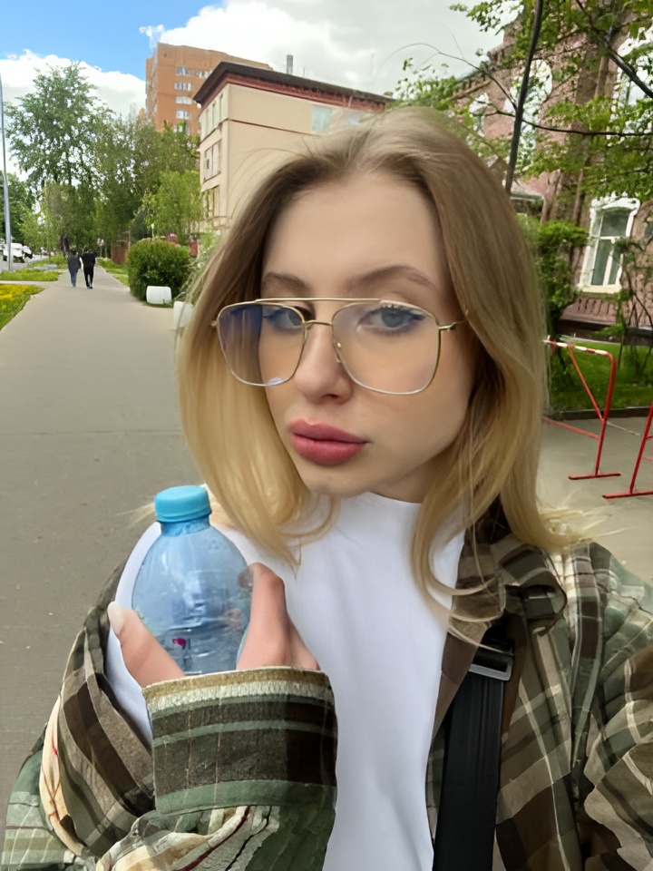 Инга привлекальеная девушка из Хрустального цена от 3000 руб