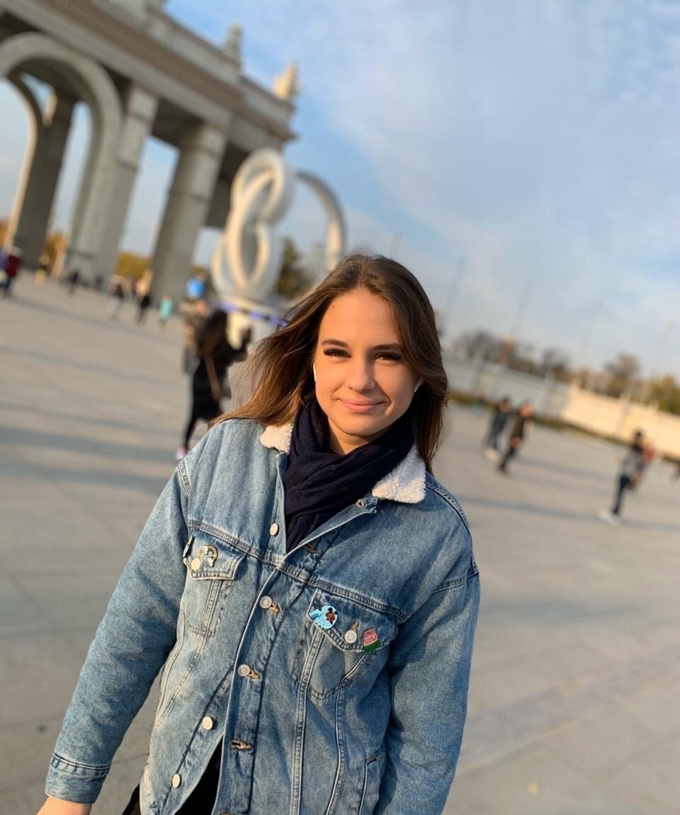 Надежда привлекальеная девушка из Хрустального цена от 3500 руб