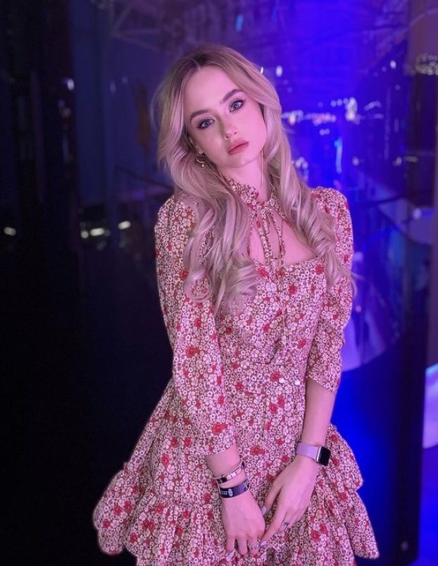 🎥 Евгения привлекальеная девушка из Хрустального цена от 6000 руб