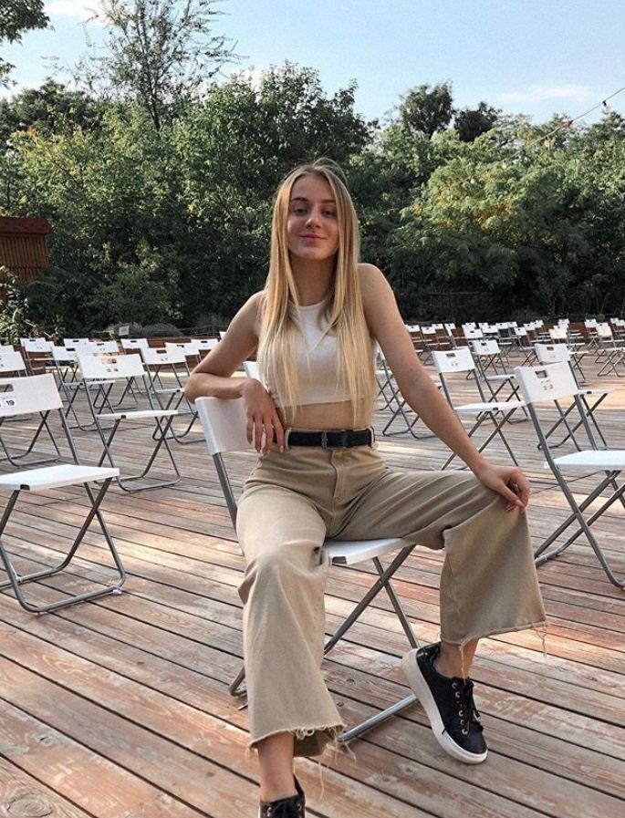 🎥 ДАРЬЯ привлекальеная девушка из Хрустального цена от 5000 руб