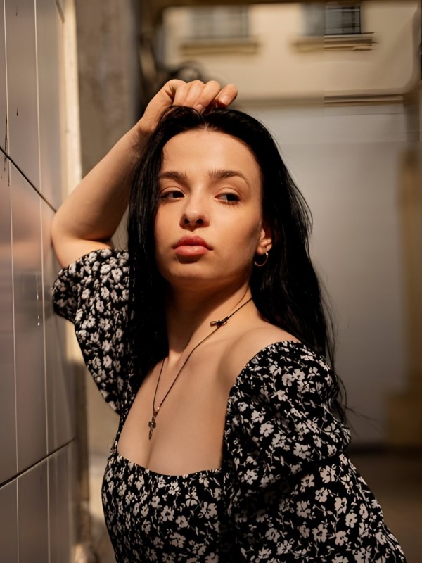 Юля привлекательная девушка из Хрустального цена от 5000 руб